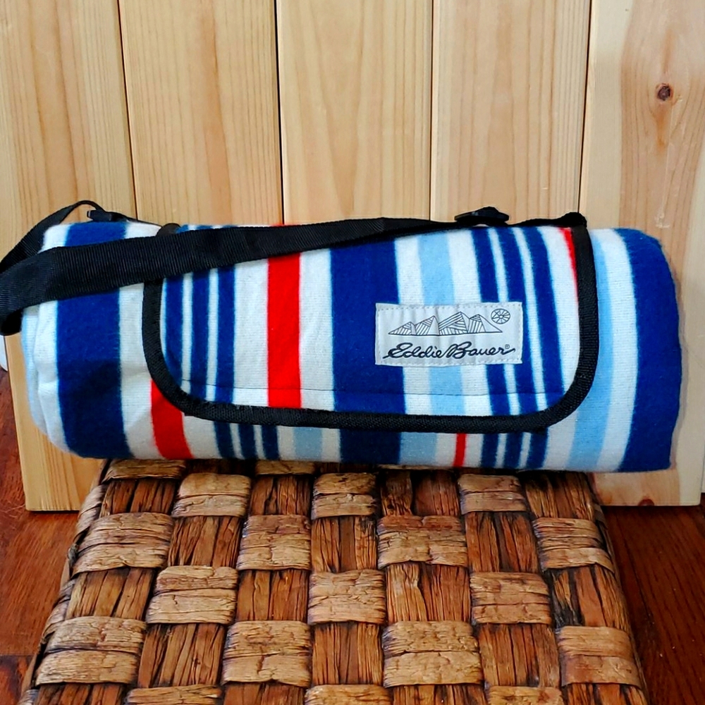 Eddie Bauer Roll Up Camp Blanket